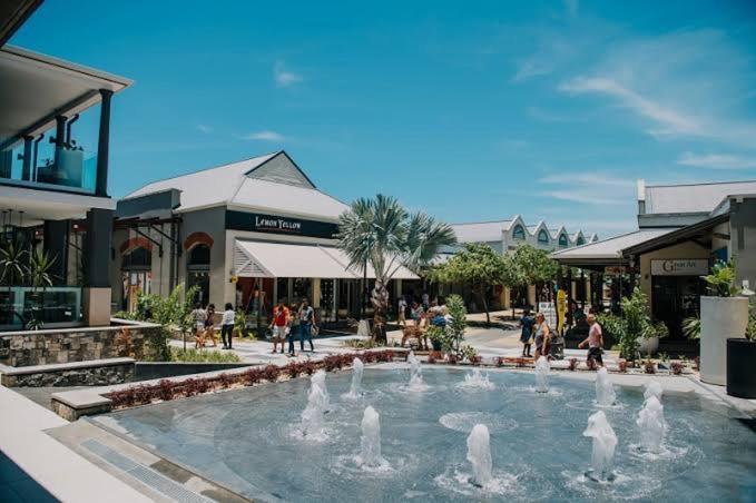 Azure 4 Bedrooms Haven Retreat: Where Tranquility Meets Turquoise Waters, Flic En Flac Mauritius エクステリア 写真
